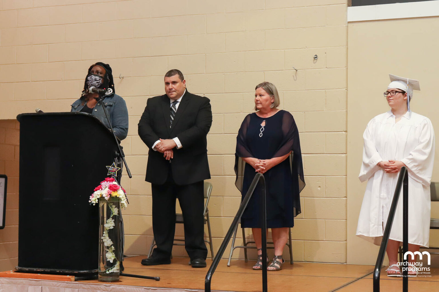 upper-school-graduation-archway-programs